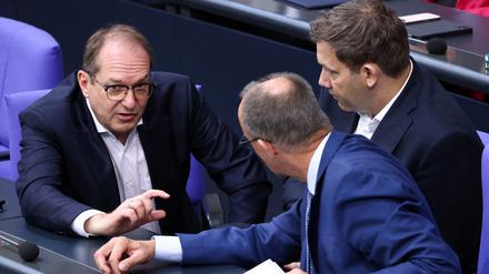 Friedrich Merz, Lars Klingbeil und Alexander Dobrindt im Bundestag. 