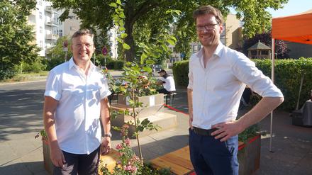 Michael-Josef Drechsel und Robert Vogt vom Verein "Unser Dorf Lietzow" in Berlin-Charlottenburg.