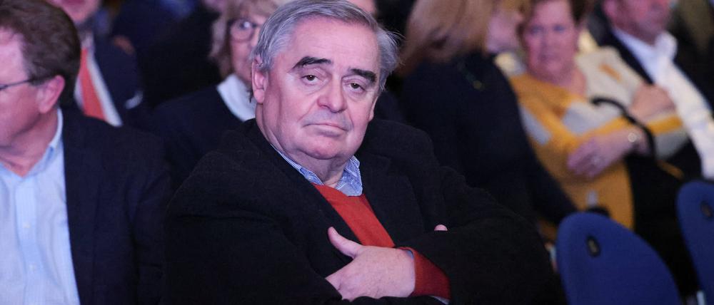 Der ehemalige Ministerpräsident des Saarlandes Peter Müller ist im Februar 2025 bei einer Wahlveranstaltung der CDU in der Stadthalle Saarland zu sehen.