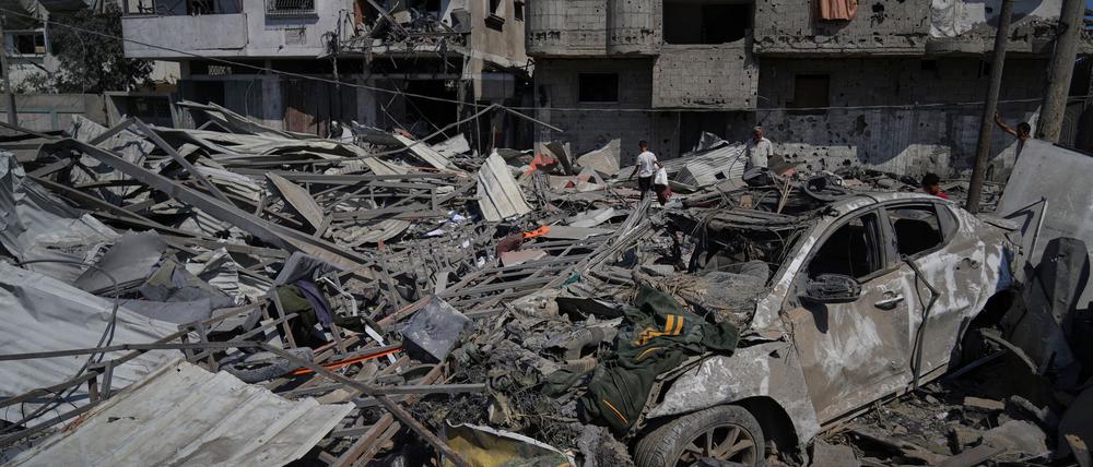 Immer wieder werden im Gazastreifen Menschen getötet, die sich mit Hilfsgütern versorgen wollen.