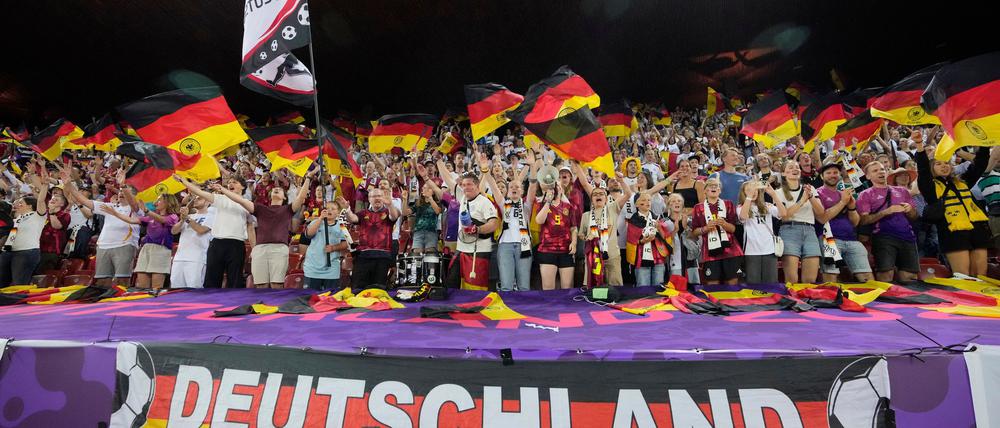 Gute Stimmung unter den Deutschland-Fans - aber nur vor dem Spiel.