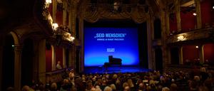 Im Berliner Ensemble findet eine Gedenkveranstaltung für Margot Friedländer unter dem Motto „Seid Menschen“ statt.