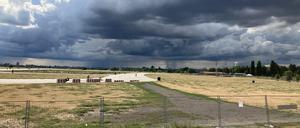 Es braut sich was zusammen über dem Tempelhofer Feld.