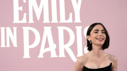 Lily Collins spielt die Hauptrolle in der Netflix-Serie „Emily in Paris“.