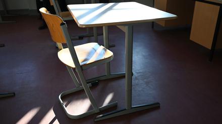 Kommunen fordern einen hohen Anteil am Milliardenpaket für Infrastruktur und Klimaschutz. Denn: Aus ihrer Sicht muss dringend in Schulen, Straßen und Sportanlagen investiert werden. (Symbolbild)