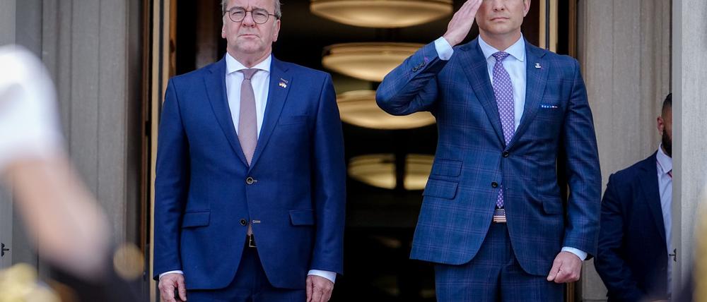 Deutschland will weitreichende Raketenwerfer kaufen.