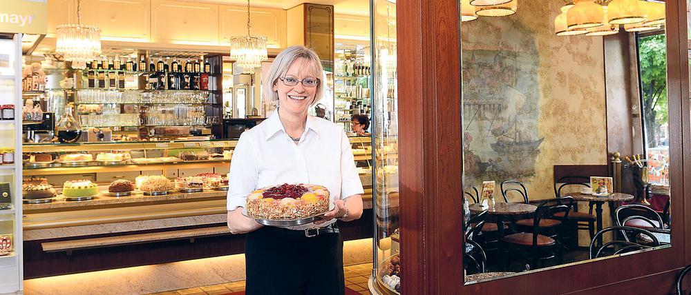 Die Konditorei Fester in Berlin Spandau ist eine ganz alteund wird in der 3. Generation und von der Familie geführt. Chefin Heike Rödiger Foto: Mike Wolff  