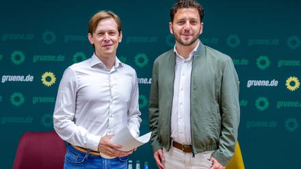 Die Grünen, hier Parteichef Felix jBanaszak und Vorstandsmitglied Heiko Knopf, wollen um Unterstützung im Osten kämpfen.
