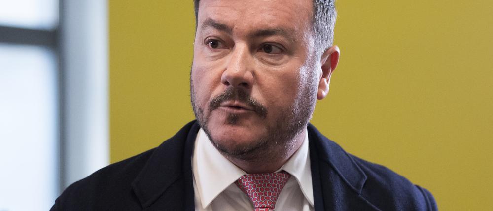 Rene Benko trifft ein zu einer Verhandlung im Zusammenhang mit dem Konkursverfahren gegen den Signa-Gründer.