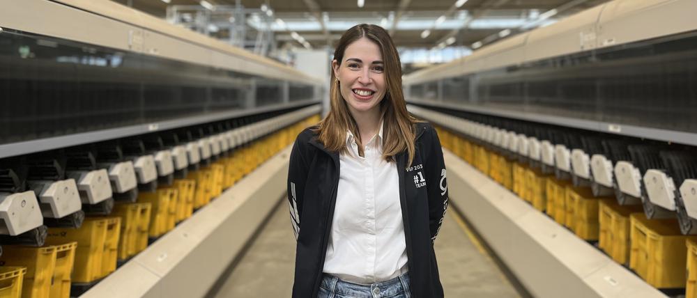 Maria Supranowitz koordiniert die Abläufe an 62 Standorten der Post.