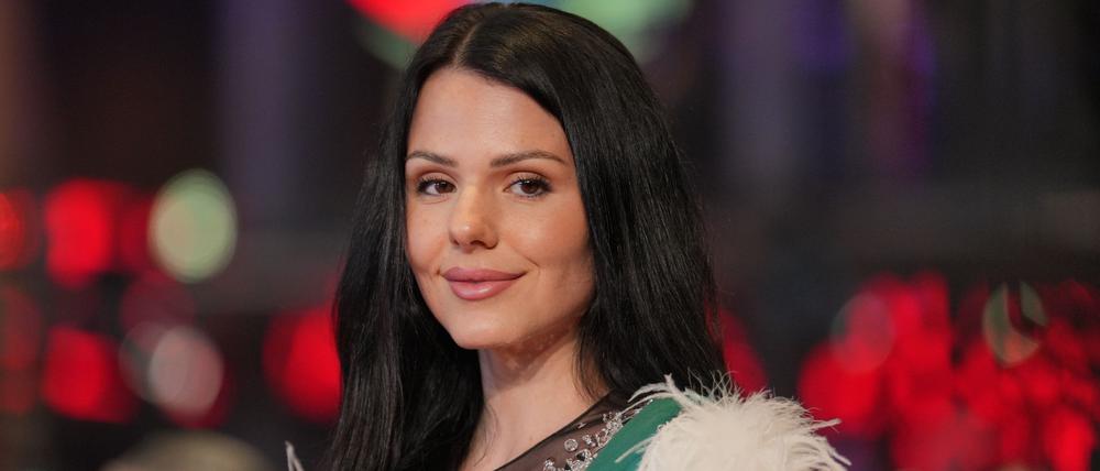 Die Schauspielerin Ruby O. Fee möchte sich für ihre Weiblichkeit nicht verstecken. (Archivbild)
