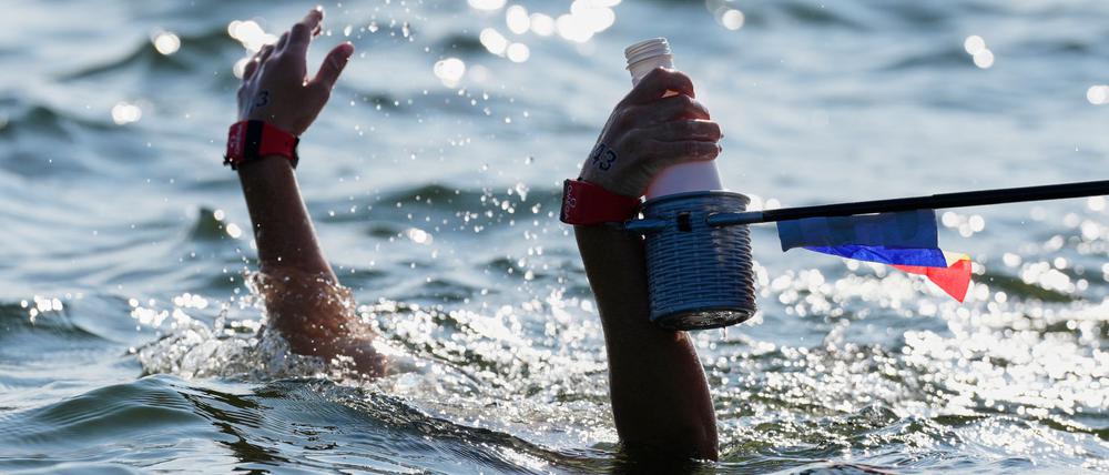 Auch Getränke halfen nicht jeder Schwimmerin ausreichend.