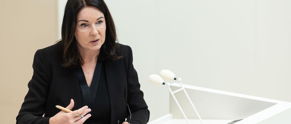 Brandenburgs Gesundheitsministerin Britta Müller (parteilos) sieht den Bund in der Pflicht zur Kostenregelung für die Fahrt von Rettungswagen ohne Patient.