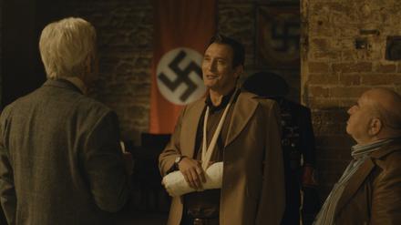 Wo ist Josef Mengele? Uri (Oliver Masucci) bei einem Treffen mit Altnazis in München. 