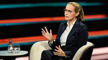 Die Staatsrechtlerin Frauke Brosius-Gersdorf wehrt sich in der ZDF-Sendung „Markus Lanz“ gegen die Vorwürfe, die im Zusammenhang mit ihrer Nominierung als Bundesverfassungsrichterin gegen sie erhoben werden.