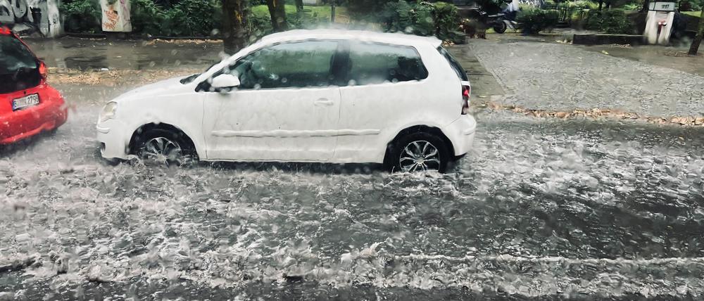Heftige Regengüsse hat es im Berliner Norden gegeben.