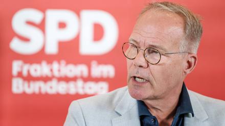 Matthias Miersch, Vorsitzender der SPD-Bundestagsfraktion, bei einem Statement im Bundestag.