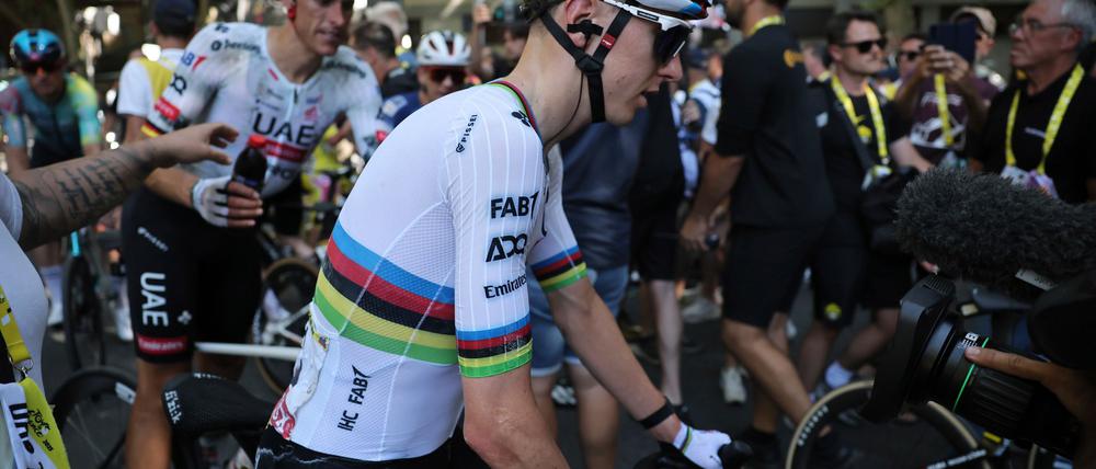 Tadej Pogacar ist auf der elften Etappe der Tour de France gestürzt.