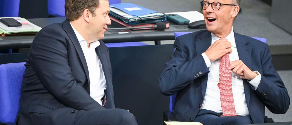 Lars Klingbeil und Friedrich Merz hoffen, die Stimmung im Land zu drehen. (Archivbild)
