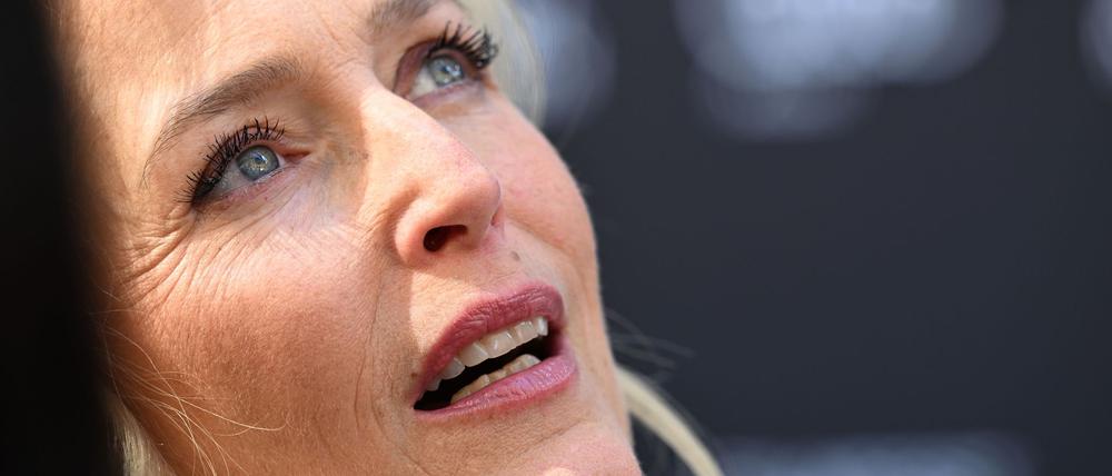 In der Verfilmung des gleichnamigen Buches „Der Salzpfad“ von Raynor Winn begeistert Gillian Anderson mit ihrer beeindruckenden Schauspielleistung. (Archivbild)