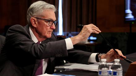 US-Notenbankchef Jerome Powell nimmt an einer Sitzung teil.