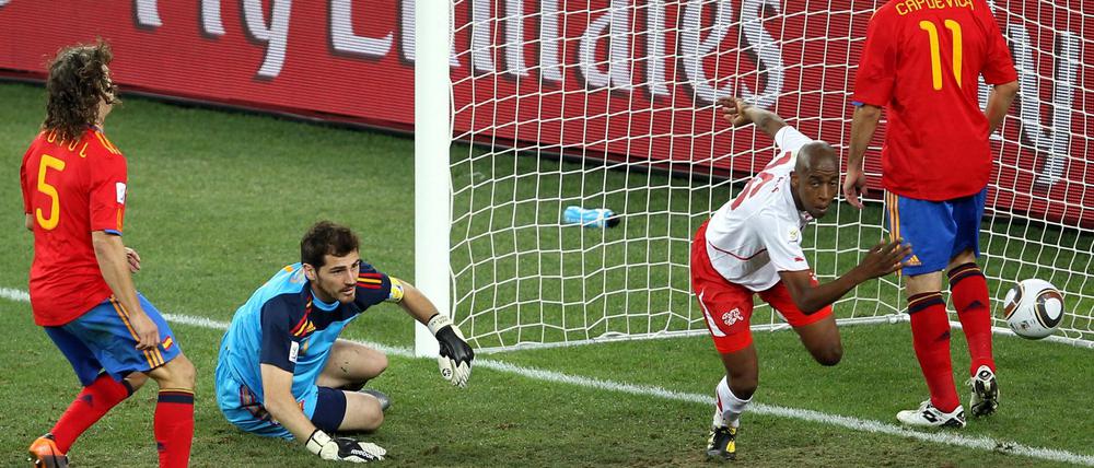 Gelson Fernandes (2.v.r) erzielte 2010 ein historisches WM-Tor für die Schweiz.