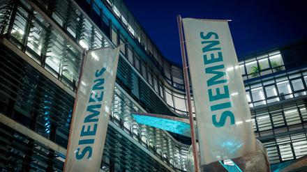Bei Siemens haben sich Arbeitgeber und Arbeitnehmer auf gleich mehrere Vereinbarungen geeinigt. (Archivbild)