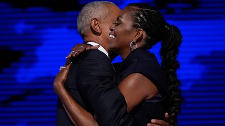 Äußern sich zu Spekulationen über ihre Ehe - die Obamas. (Archivbild)