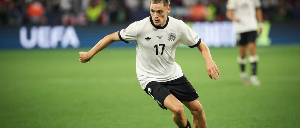 Ein Gespräch mit Red-Coach Arne Slot überzeugte Florian Wirtz vom Wechsel nach Leverkusen