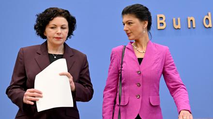 Die Co-Vorsitzenden des BSW, Amira Mohamed Ali (l.) und Sahra Wagenknecht
