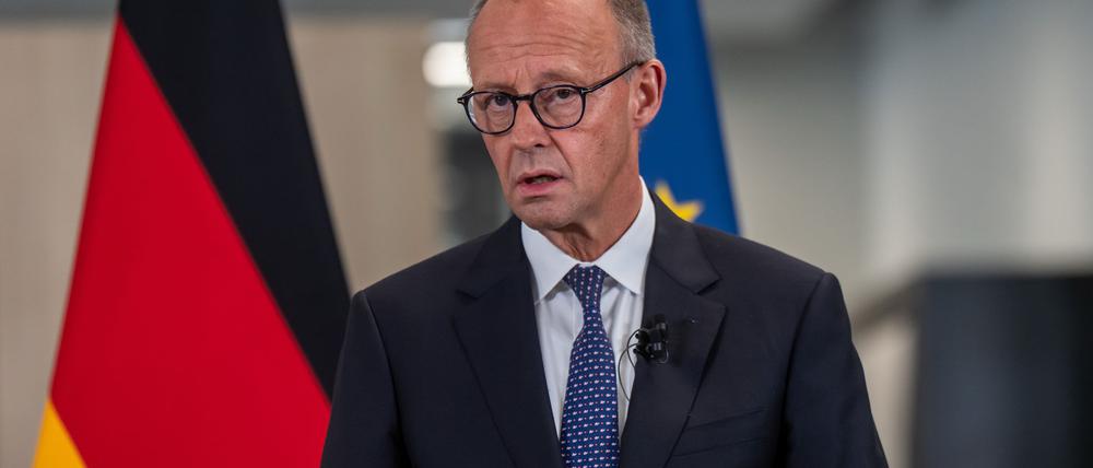 Bei seinem Besuch in Großbritannien äußerte der Kanzler sich zu den Gesprächen mit den USA über Patriot-Systeme für die Ukraine.