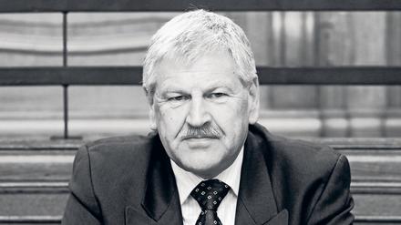 Der damalige Chef der rechtsextremen NPD, Udo Voigt, vor dem Landgericht in Berlin (Symbolbild)