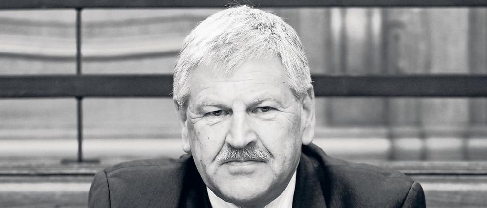 Der damalige Chef der rechtsextremen NPD, Udo Voigt, vor dem Landgericht in Berlin (Symbolbild)