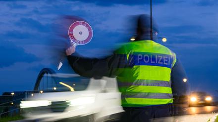 Die Bundespolizei kontrolliert seit Herbst 2023 an der Grenze zu Polen den Personenverkehr, um irreguläre Migration einzudämmen. Vor kurzem hat auch Polen vorübergehende Grenzkontrollen eingeführt. (Archivbild) 