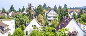 Einfamilienhäuser im Grünen.