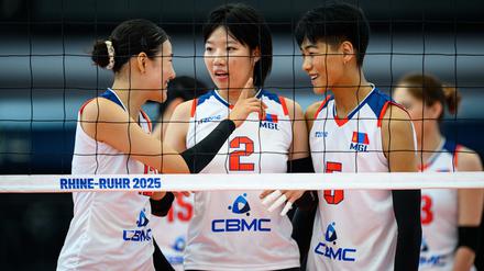 Oelun Khurtsbaatar (Mitte) ist die Kapitänin des mongolischen Volleyballteam bei den University Games.
