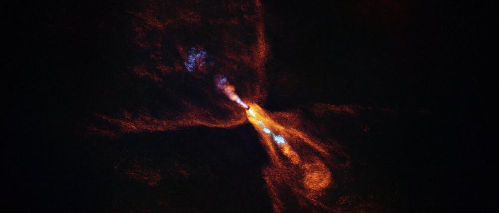 Um den Stern HOPS-315 im Sternbild „Orion“ entsteht gerade ein Planet. Darauf deuten Aufnahmen des European Southern Observatory (ESO) hin. 