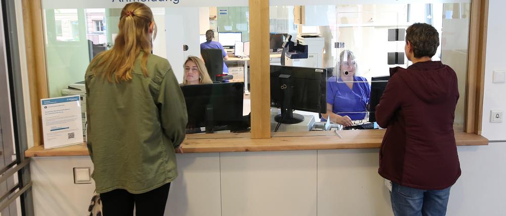 Der gemeinsame Empfangsschalter im Bergmann-Klinikum.