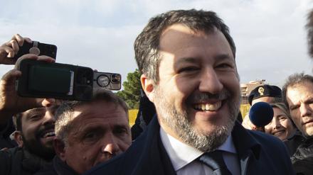 Italiens Vize-Ministerpräsident Matteo Salvini kommt vor einem Gericht in Sizilien an (Archivbild).