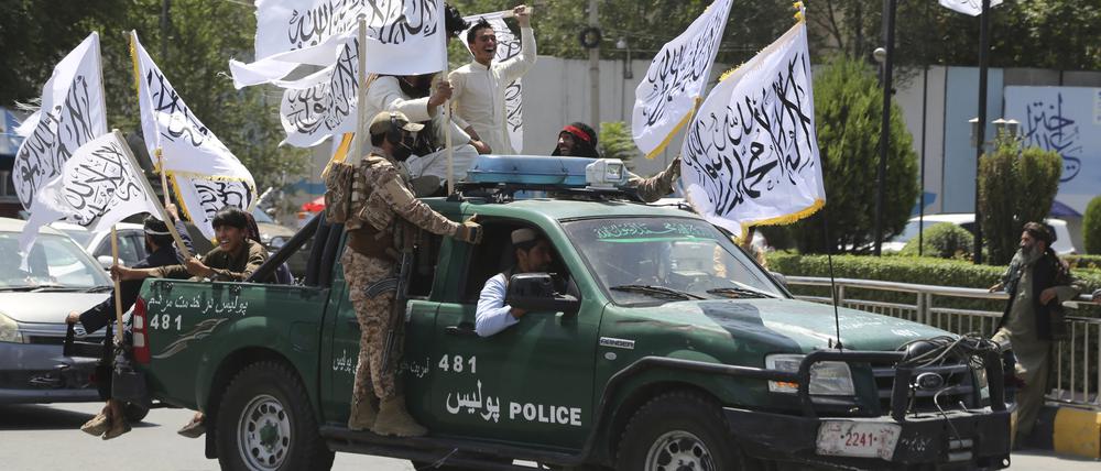August 2024: Taliban-Kämpfer feiern den dritten Jahrestag des Abzugs der US-geführten Truppen aus Afghanistan.