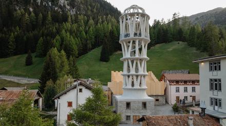 Stolzes Symbol einer neuen Ära: der Weisse Turm von Mulegns. 