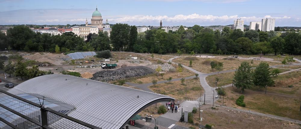 Der Nuthepark am Hauptbahnhof soll zum klimaresilienten Ort werden – dafür gibt es Fördergeld. 