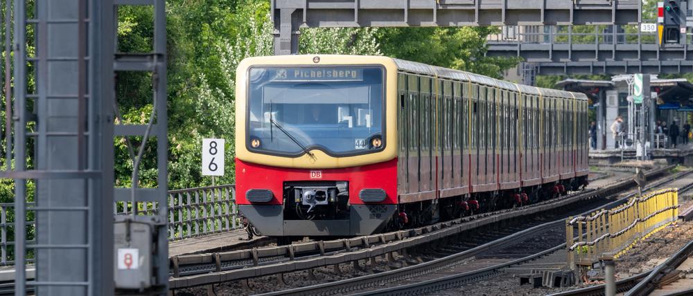 Immer häufiger kommen die Züge der Berliner S-Bahn nicht pünktlich oder kommen gar nicht.