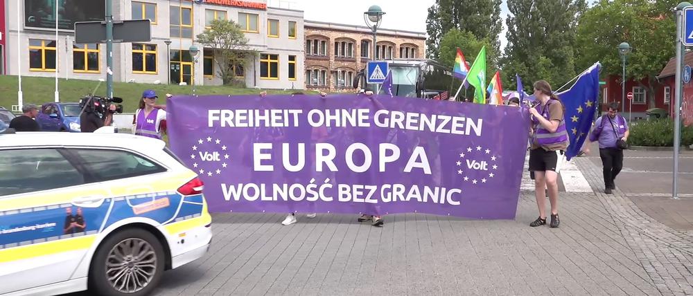 Die Partei Volt hatte an zehn Grenzpunkten zur Protestaktion „March for Open Borders“ aufgerufen.