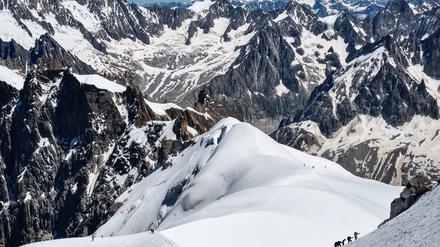 Immer wieder kommen im Mont-Blanc-Massiv Alpinisten ums Leben. (Archivbild)