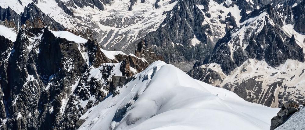 Immer wieder kommen im Mont-Blanc-Massiv Alpinisten ums Leben. (Archivbild)