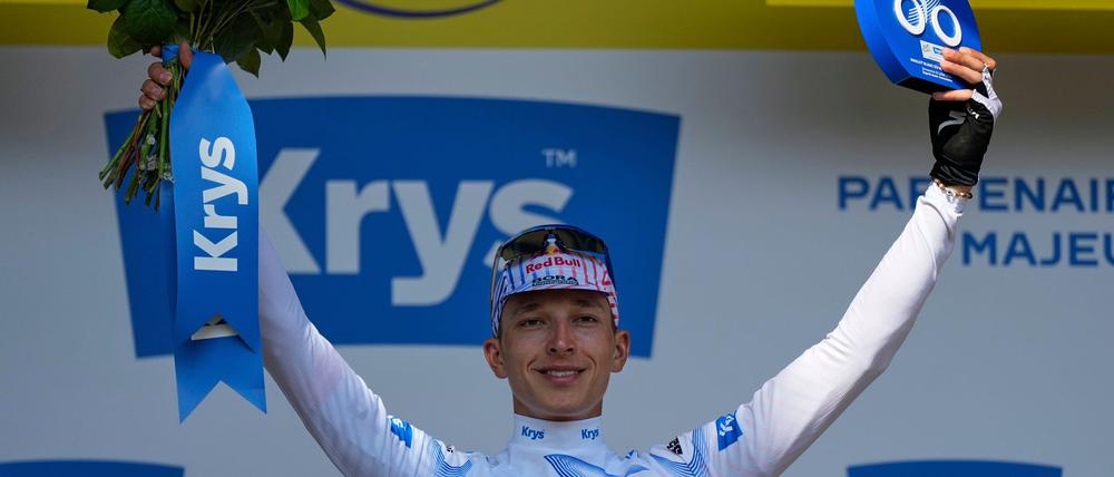 Florian Lipowitz fährt bei der Tour weiter in Weiß.