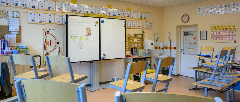 Die Sommerferien beginnen - für die nächsten Wochen bleiben die Klassenzimmer leer. (Symbolfoto)
