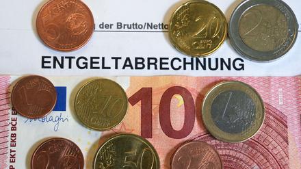 Viele Menschen verdienen in Brandenburg weniger als 2750 Euro im Monat. (Symbolbild)