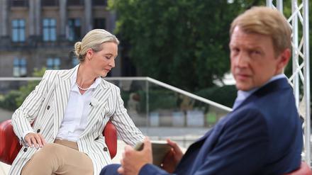 Moderator Markus Preiß mit Alice Weidel